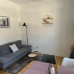 Weingut Gaestehaus Bach Lägenhet *