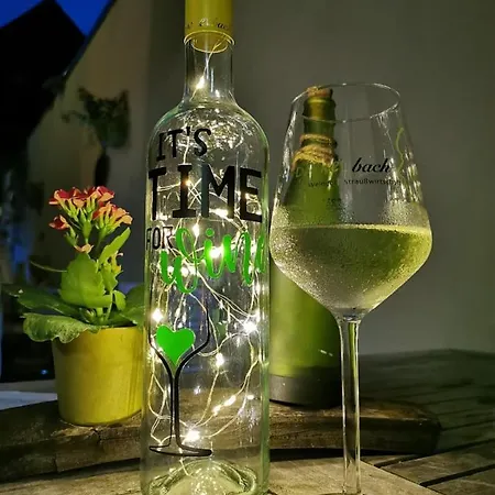 Weingut Gaestehaus Bach Lägenhet *