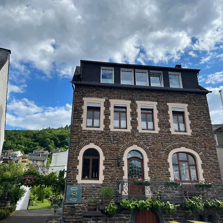 Weingut Gaestehaus Bach *